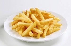 Pommes Frites auf Teller